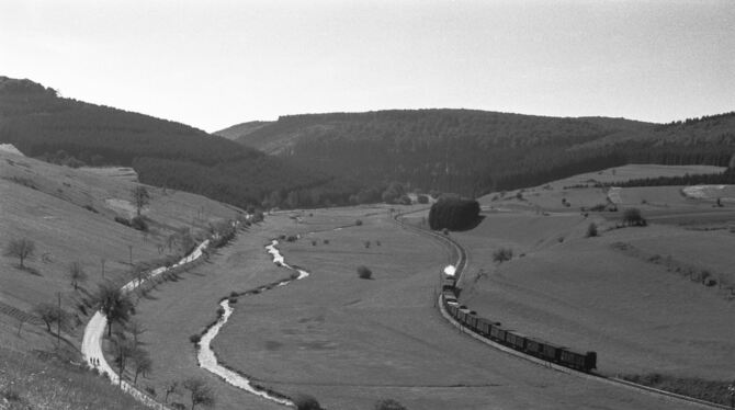 Die Lauter mäanderte 1943 in den selben Flussbögen.