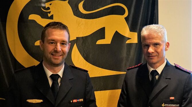 Der neue Nehrener Kommandant  Florian Michels (links) und sein Stellvertreter Ralf Nübel.  FOTO: STRAUB