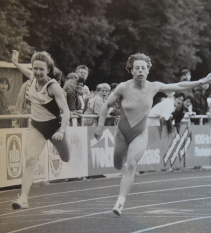 Flotte Sprints auf schneller Bahn-Nicole Hujer (li) siegt