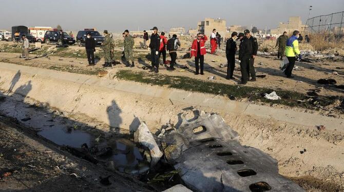 Trümmerteile der ukrainischen Passagiermaschine Trümmerteile der ukrainischen Passagiermaschine