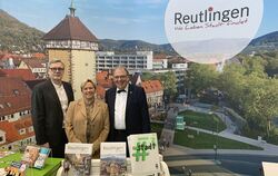 OberbürgermeisterThomas Keck (rechts) mit Ministerin Susanne Eisenmann und Finanzbürgermeister  Alexander Kreher am Reutlinger