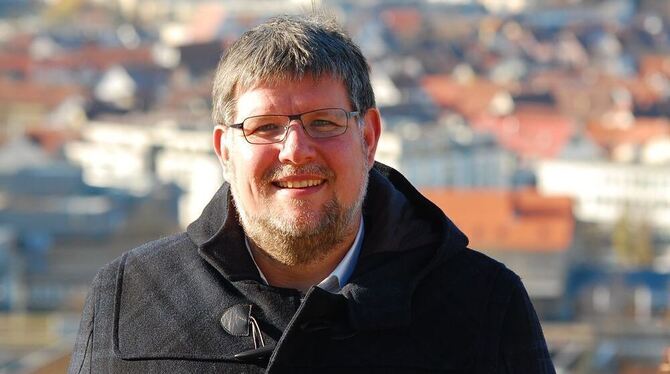 Metzingens  OB Ulrich Fiedler berichtet, dass seine Mitarbeiter auch schon bedroht  wurden.  FOTO: PFISTERER