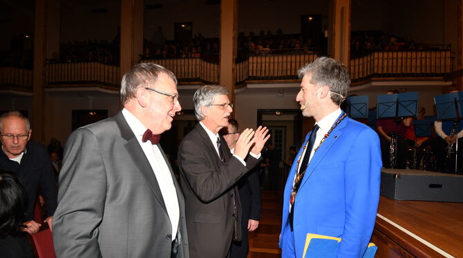 Zum ersten Mal Gast beim Empfang in der Unistadt: OB Thomas Keck mit Uni-Rektor Bernd Engler und Boris Palmer (von links). FOTO: