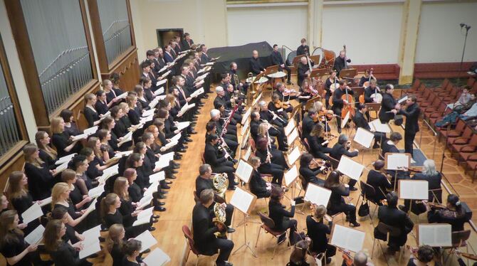 Kultiviertes Musizieren, das die Faszination von Mendelssohns Klangwelt greifbar macht: der Akademische Chor und die Sinfoniet