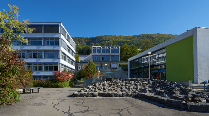 Das Schulzentrum Diegele in Bad Urach, zu dem auch das Graf-Eberhard-Gymnasium gehört, soll künftig mit der Abwärme des Thermalb