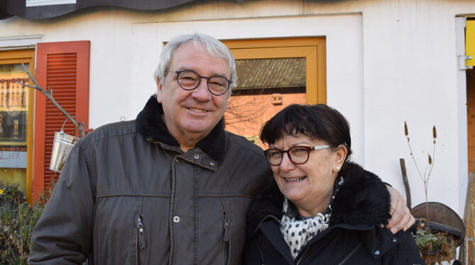 Martin und Dorothea Strobel sind glücklich in Glems, aber sauer auf die Volksbank, weil sie ihre Filiale im Ort geschlossen hat.