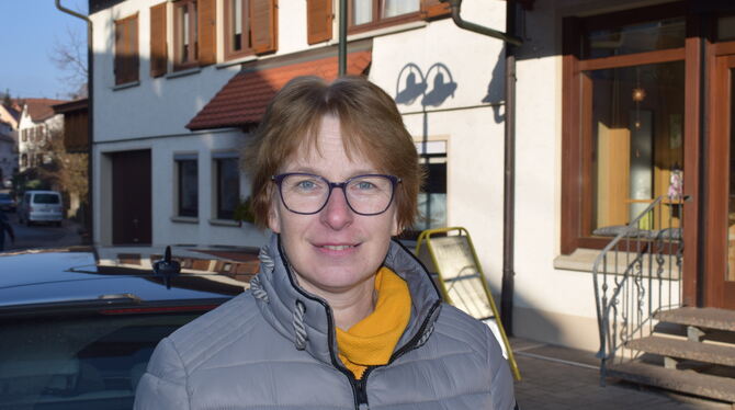 Iris Saupp lebt seit 30 Jahren in Glems und beobachtet mit Sorge, wie das Dorf sich wandelt.