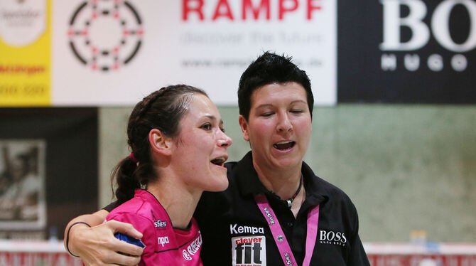 Marielle Bohm (rechts, hier mit der Ex-Metzingerin Alexandra Kubasta) wird das Halbfinale der Pokal-Endrunde auslosen. Foto: Eib