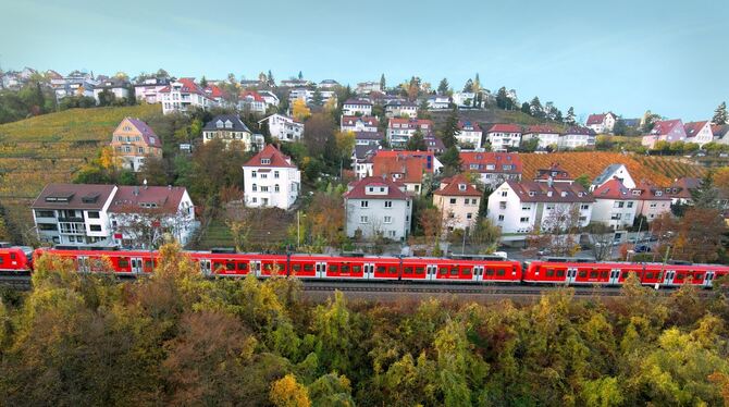 Die Gäubahnstrecke durch den Stuttgarter Westen wird bei S 21 von der City abgehängt. Die neue Route über den Flughafen wird abe