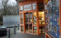 Filiale der insolventen Bäckerei Schneider in Mössingen.  FOTO: LENSCHOW