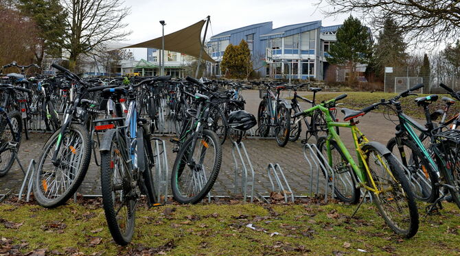 Viele Schüler kommen mit dem Fahrrad auf den Höhnisch. Die Gomaringer Gemeinderäte waren sich nicht einig, wie sicher der Schulw