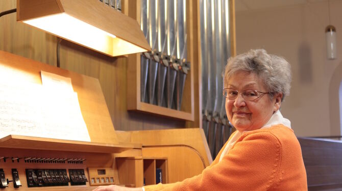 Marianne Grau wird am Sonntag im Gottesdienst in der Gomaringer Kirche aus ihrem Dienst als Organistin verabschiedet. FOTO: WALD