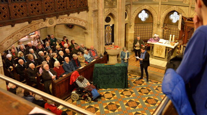 Tonne-Schauspieler lasen Texte in der Katharinenkirche vor.  FOTO: NIETHAMMER