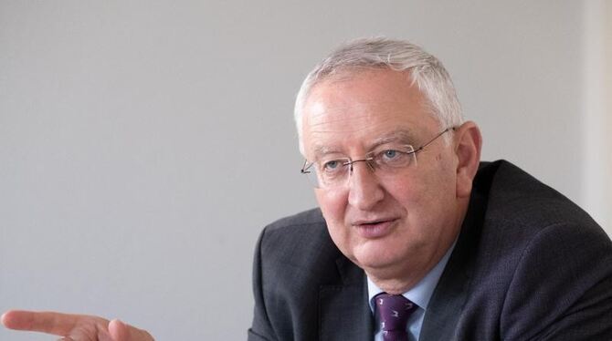 Sparkassenpräsident Schneider