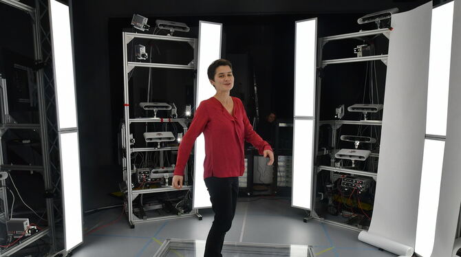Daniela Kolbe, SPD-Bundestagsabgeordnete und Vorsitzende der Enquete-Kommission Künstliche Intelligenz, beim Besuch im Cyber Val