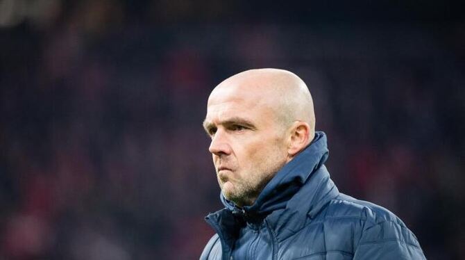 Hoffenheims Trainer Alfred Schreuder steht am Spielfeldrand Hoffenheims Trainer Alfred Schreuder steht am Spielfeldrand