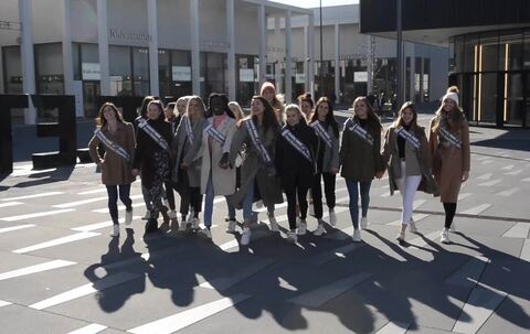 Outlet-City wird zum Laufsteg für Schönheiten