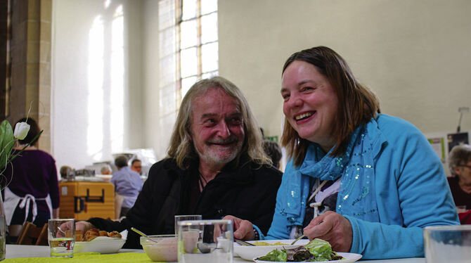 Monika Nägele und Lothar Fischer möchten den Moment genießen.  FOTO: ZEIHER