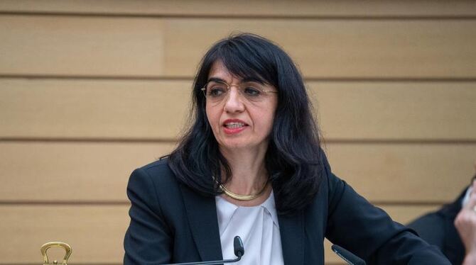 Muhterem Aras spricht während einer Sitzung im Landtag Muhterem Aras spricht während einer Sitzung im Landtag