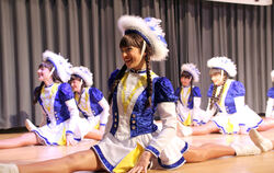 Immer lächeln, auch wenn’s noch so anstrengend ist: Das gehört beim Marschtanz dazu, die Rittergarde aus Sonnenbühl macht’s vor.