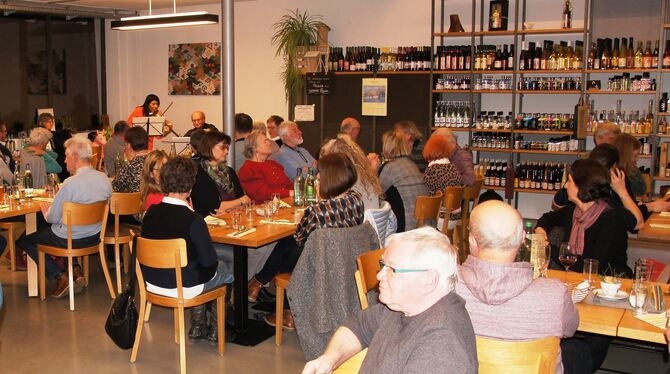 Gäste beim Ehrenamtsabend der Mössinger Bürgerstiftung mit Menü und Ansprachen  im Pausa-Café. FOTO: PRIVAT