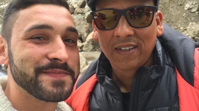 Beatboxer Alessandro Fraccica (links) aus Kusterdingen mit Xavier Naidoo. Foto: Privat Beatboxer Alessandro Fraccica (links) aus Kusterdingen mit Xavier Naidoo. Foto: Privat