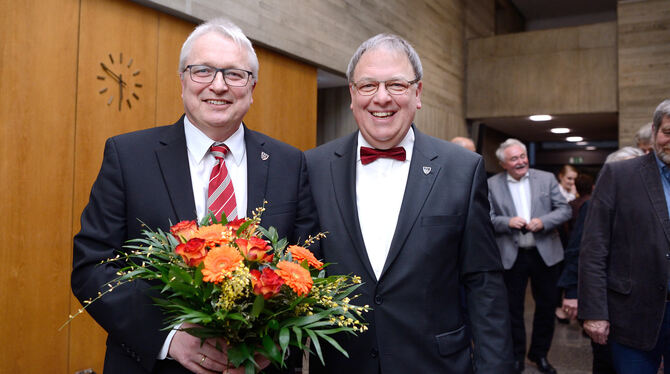 Oberbürgermeister Thomas Keck und Bürgermeister Robert Hahn (links) beim Festakt zur Einführung in seine dritte Amtszeit im Rath