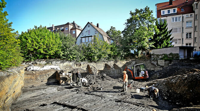 Ausgrabungen 2012 im Sparrhärmlingweg in Bad Cannstatt: Die Holzkonstruktion der Römer aus dem zweiten Jahrhundert nach Christus