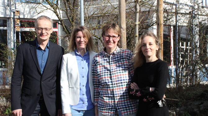 Freuen sich auf ihre neue Kollegin Patricia Scheil (Zweite von links): Karsten Rechentin, Anke Lohrberg und Natacha Uhle (rechts