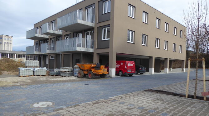 Im Draisweg 11 in Mössingen hat die Kreisbau 14 geförderte Mietwohnungen erstellt, die bald bezogen werden.  FOTO: LENSCHOW