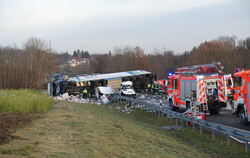Mit einem schweren Unfall auf der B 312 im Januar hatte das vergangene Jahr für die Feuerwehr Metzingen begonnen: Der Fahrer ein