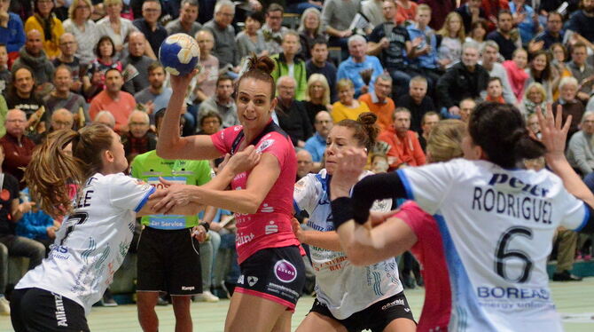 Handballerin des Jahres in Italien: Anika Niederwieser, die Leistungsträgerin von der TuS Metzingen.  FOTO: NIETHAMMER