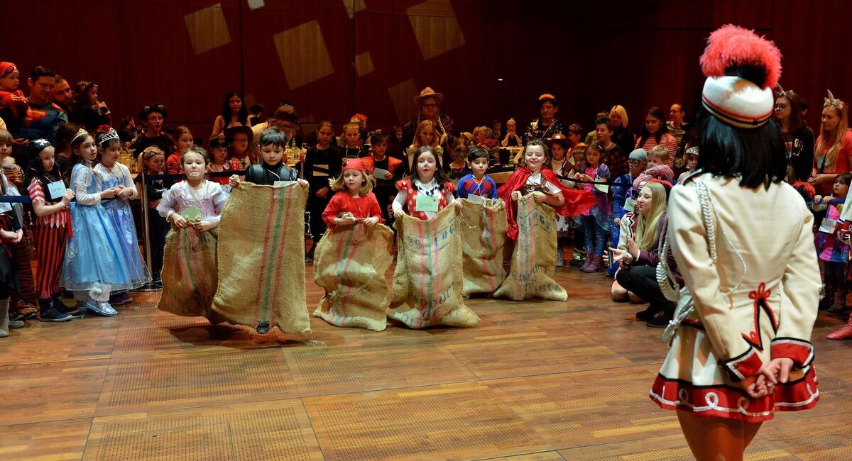 Stadt-2502-43Kinderfasching-Niethammer