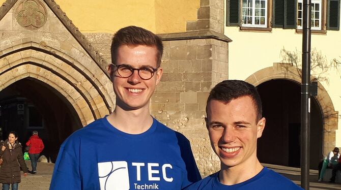 Florian Kettler und Simon Küstermann werben für die  Teilnahme an den Vorkursen vor  Vorlesungsbeginn.