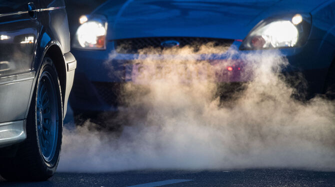 Ältere Diesel stoßen viel Stickstoffdioxid aus. Das Bundesverwaltungsgericht entscheidet jetzt, ob ein Dieselfahrverbot in Reutl