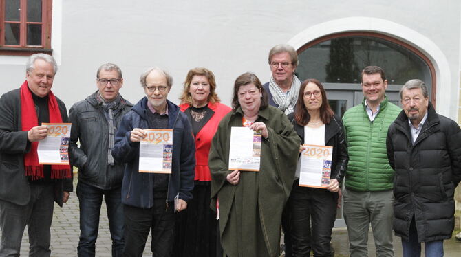 Ein reger Arbeitskreis (von links): Hubertus-Jörg Riedlinger, Hans Braunger, Wolfgang Schildge, Bella Klünker, Nicoletta Freifra