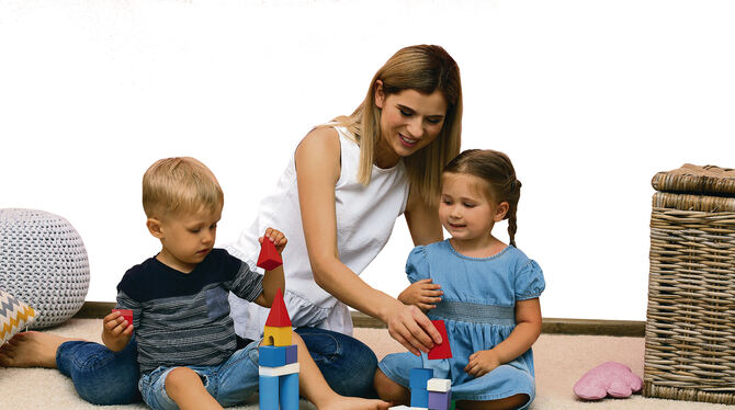 Für berufstätige Eltern ist eine Kinderbetreuung extrem wichtig.  FOTO: ADOBE STOCK