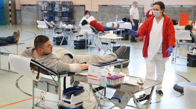 Fürs Blutspenden (hier das Zentrum in Laichingen) gelten strenge Vorschriften. FOTO: LENK