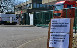 Beim Wertstoffhof in Dußlingen gibt es jetzt neue klare Regeln für die Anlieferung.   FOTO: NIETHAMMER
