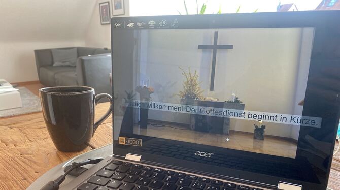 Die evangelische Kirchengemeinde Gomaringen streamt ihren Gottesdienst live.  FOTO: SAPOTNIK