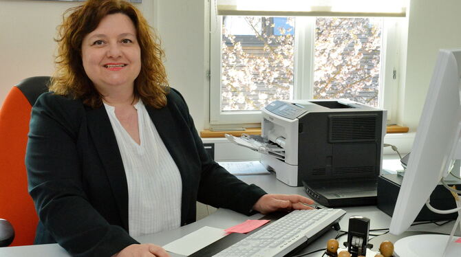 Gabrijela Markic ist die neue Verwaltungsstellenleiterin im Reichenecker Bezirksamt. FOTO: NIETHAMMER