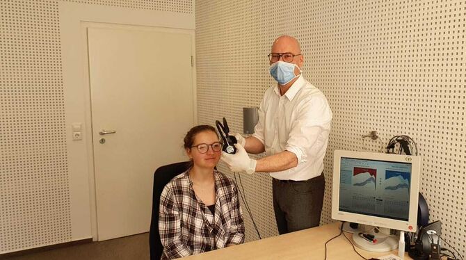 Manchmal sieht’s bei Ulf Gaus ein bisschen aus wie in der Arztpraxis: Auch Optiker und Hörgeräte-Akustiker tragen aufgrund der k