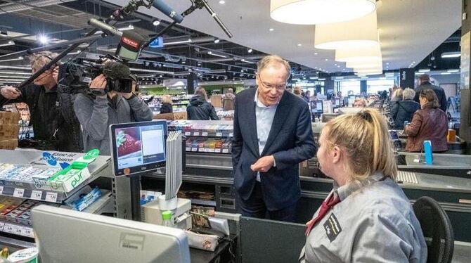 Coronavirus &#8211; Weil besucht Supermarkt