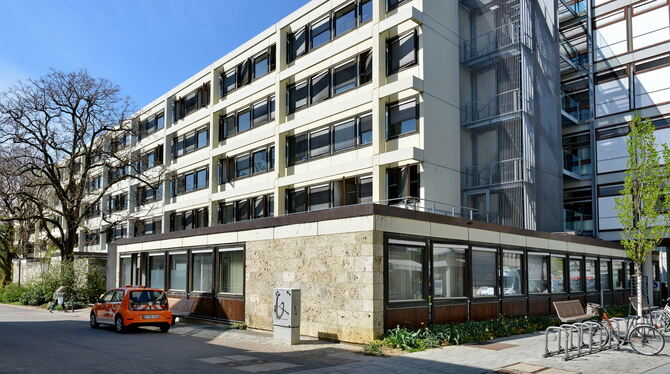 Das Reutlinger Rathaus muss generalsaniert werden. Während die CDU mit einem Abriss liebäugelt, sind Grüne und SPD dagegen. FOTO