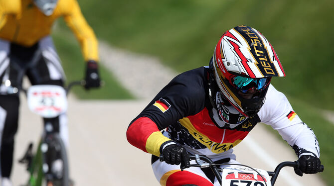 Statt Rennen auf der BMX-Supercross-Strecke ist derzeit bei Luis Brethauer Fahrrad-Training angesagt.  FOTO: DPA