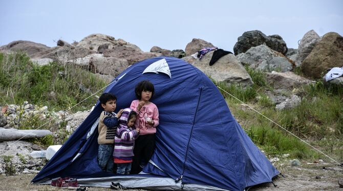 Unter Quarantäne in einem kleinen Zelt: Wegen der furchtbaren Zustände in griechischen Flüchtlingslagern fordern der AK Flüchtli