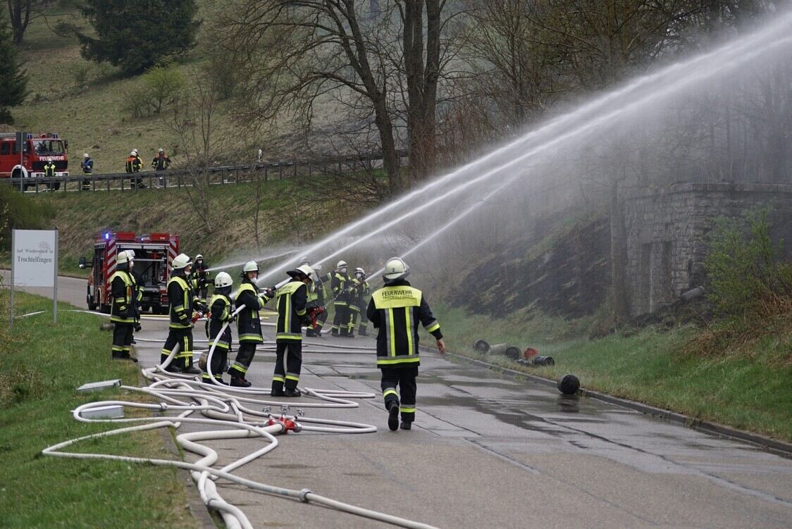 brennender_lkw_b313_lenk_07