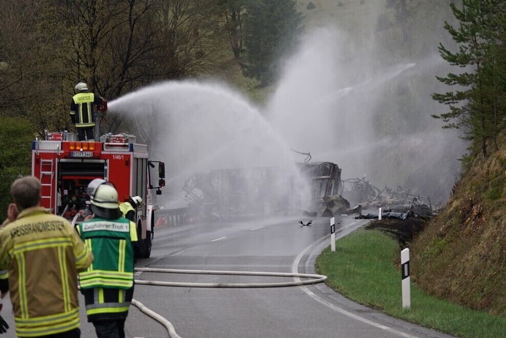 brennender_lkw_b313_lenk_15