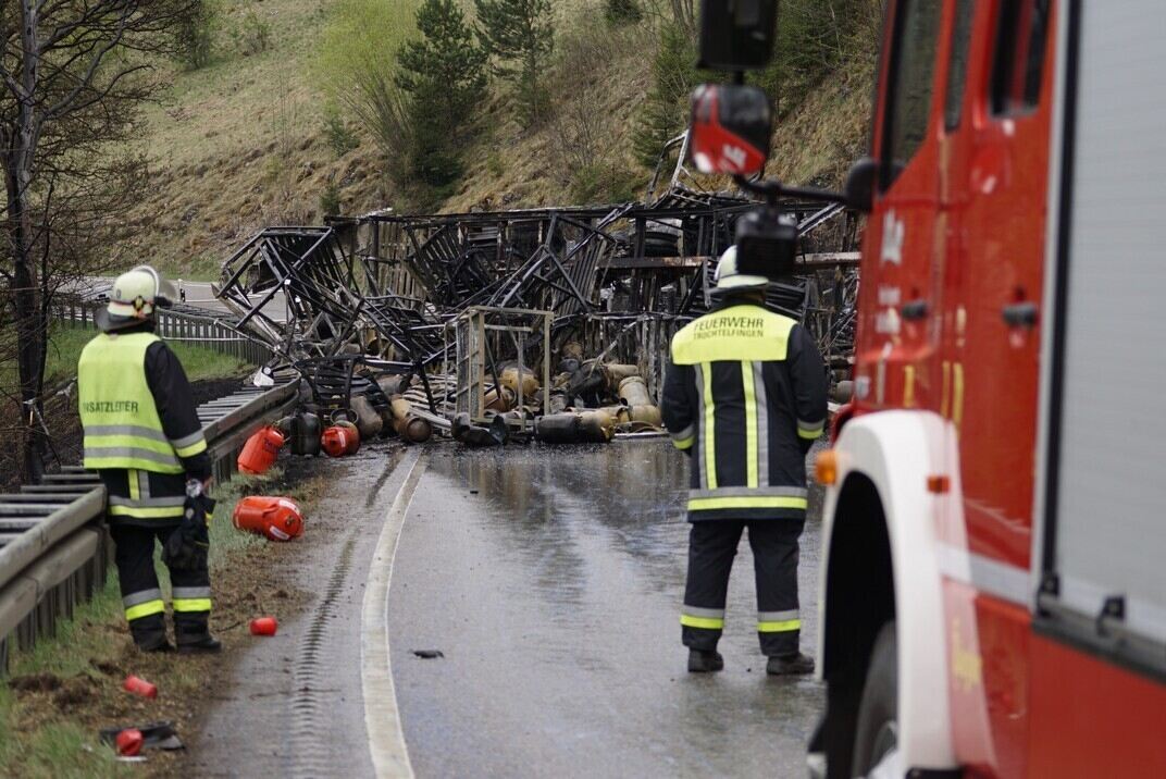 brennender_lkw_b313_lenk_16