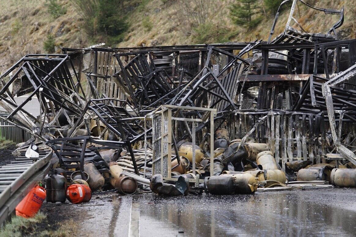 brennender_lkw_b313_lenk_17